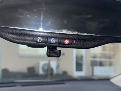 Used 2010 Pontiac Vibe w/ Preferred Package image 29