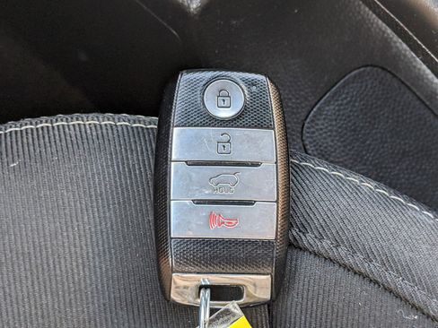 Certified 2017 Kia Soul + w/ UVO Package image 24