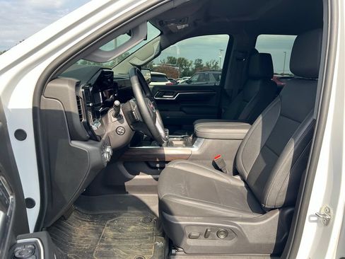 Used 2024 GMC Sierra 1500 SLT w/ SLT Premium Plus Package AWD/4WD image 8