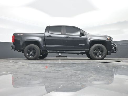 Used 2017 Chevrolet Colorado LT w/ Midnight Edition image 31