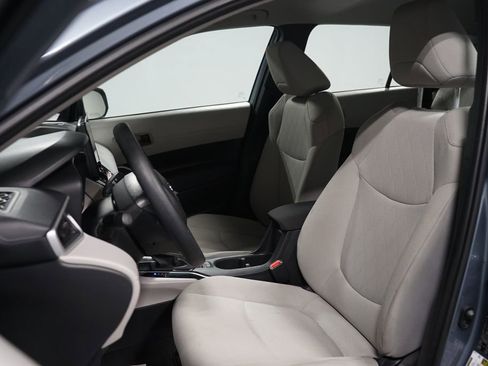 Used 2024 Toyota Corolla Cross L image 6