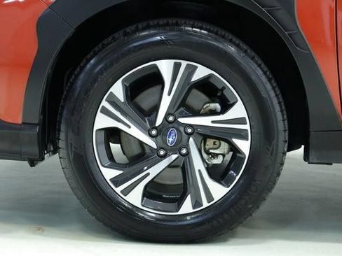 Used 2025 Subaru Crosstrek 2.5i Premium AWD/4WD image 8