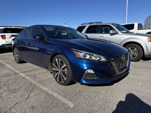 Used 2020 Nissan Altima 2.5 SR w/ Premium Package image 1
