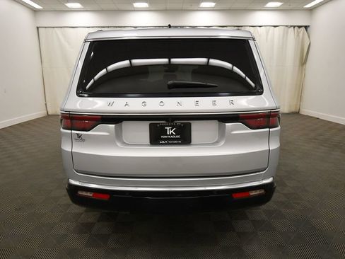Used 2024 Jeep Wagoneer 4WD w/ Premium Group I image 6