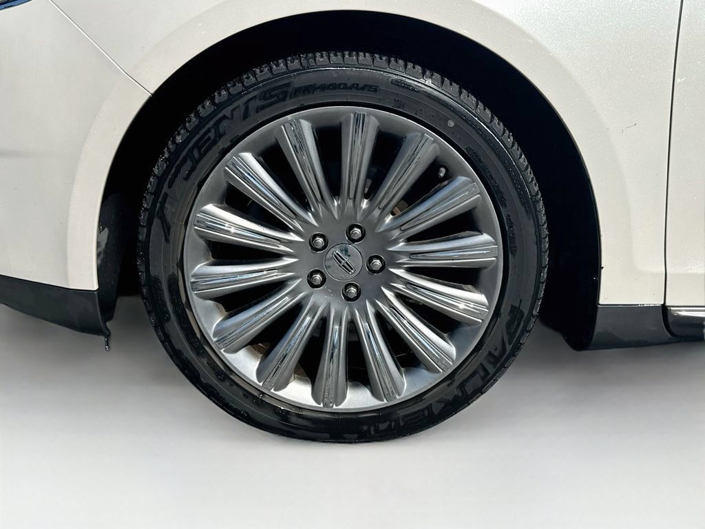 Used 2015 Lincoln MKS AWD w/ Equipment Group 101A image 26