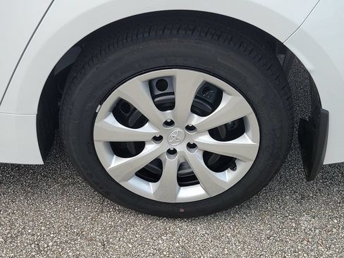 Used 2026 Toyota Corolla LE FWD image 5