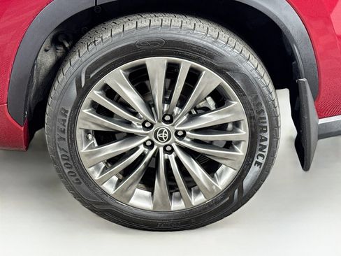 Certified 2020 Toyota Highlander Platinum AWD/4WD image 9