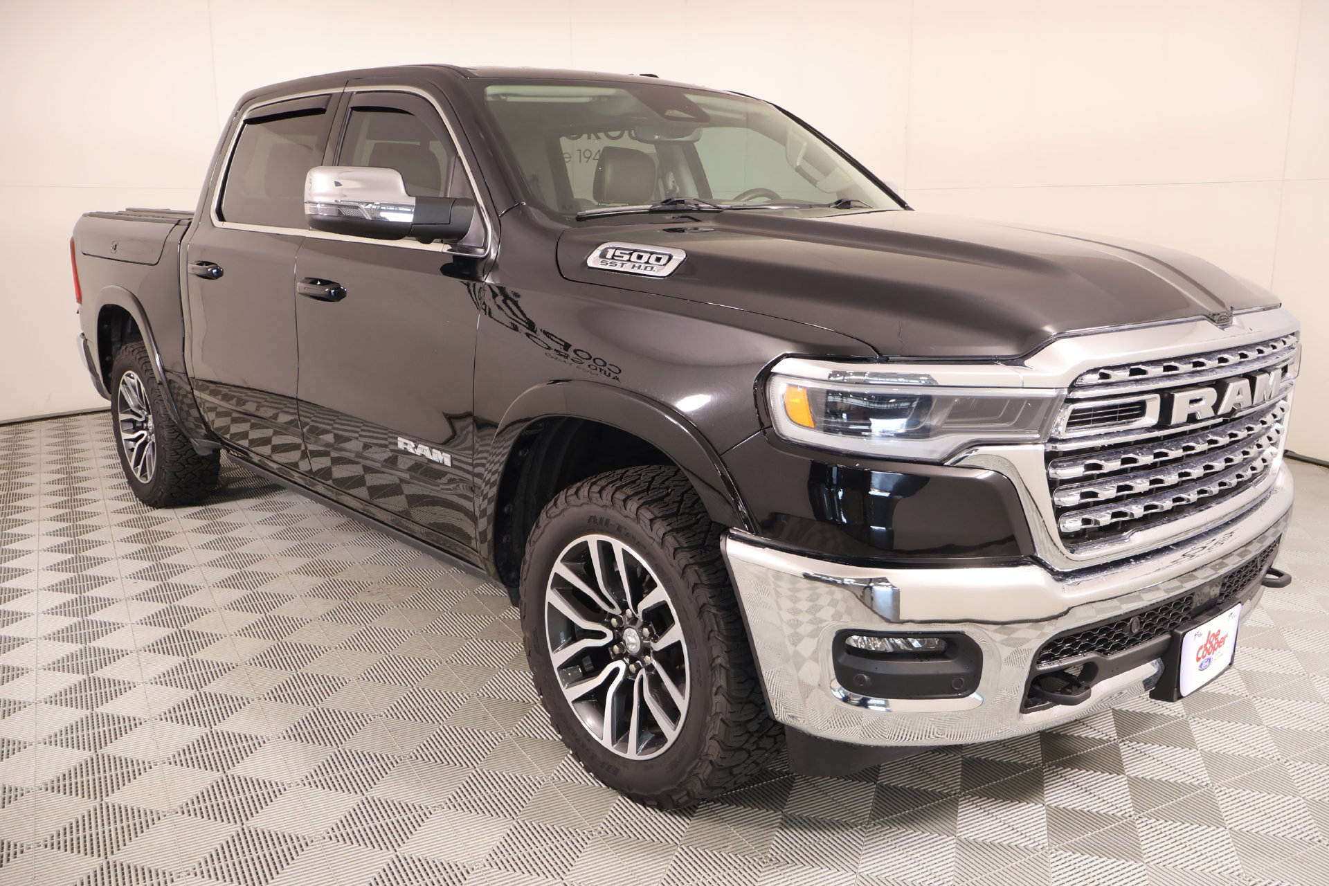 Used 2025 RAM 1500 Limited w/ Trailer Tow Group AWD/4WD image 1