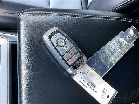 Used 2022 Ford Explorer XLT w/ Equipment Group 202A image 36