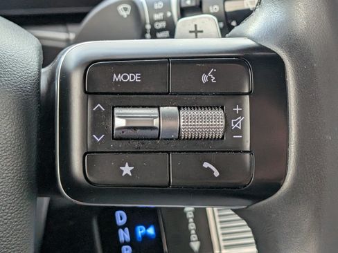 Used 2025 Hyundai Santa Fe SE FWD image 21