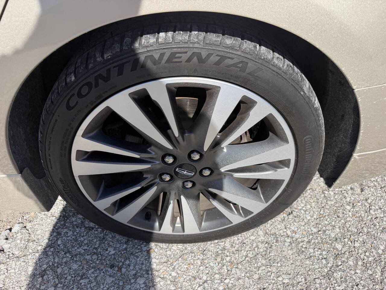 Used 2017 Lincoln MKZ Reserve w/ Climate Package FWD image 10