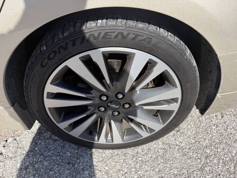 Used 2017 Lincoln MKZ Reserve w/ Climate Package FWD image 10