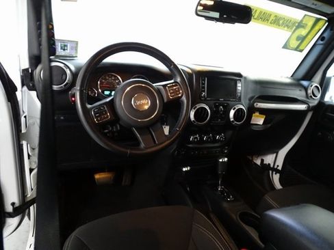 Used 2015 Jeep Wrangler Unlimited Rubicon w/ Dual Top Group image 5