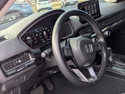 Used 2022 Honda Civic Touring image 15