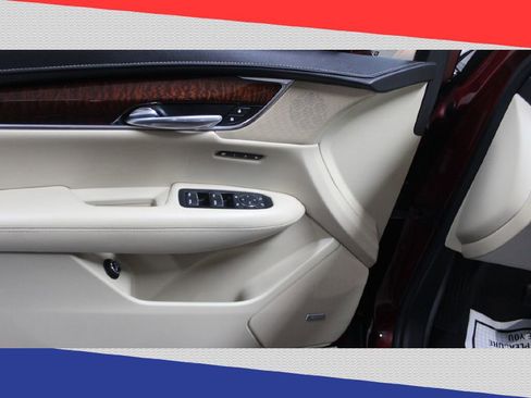 Used 2017 Cadillac XT5 Luxury w/ Driver Awareness Package image 13