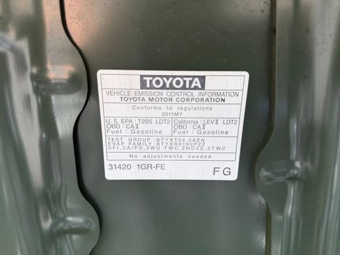 Used 2011 Toyota FJ Cruiser 4WD w/ Convenience Pkg image 38