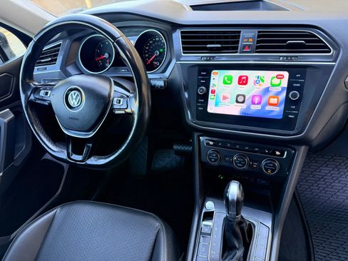 Used 2018 Volkswagen Tiguan SE image 33
