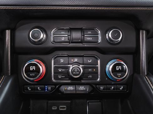 Used 2024 GMC Yukon AT4 w/ AT4 Premium Package AWD/4WD image 14