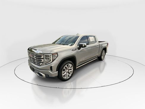Used 2025 GMC Sierra 1500 Denali AWD/4WD image 4