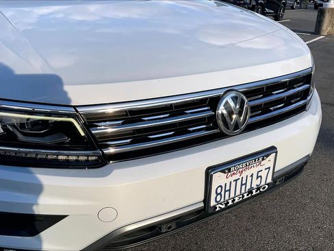 Used 2019 Volkswagen Tiguan SEL Premium w/ 3rd Row Seat Package image 31