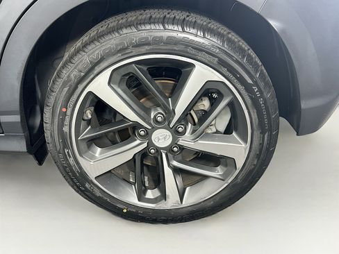 Used 2018 Hyundai Kona Limited FWD image 11