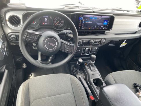 Used 2025 Jeep Wrangler Unlimited Sport AWD/4WD image 18