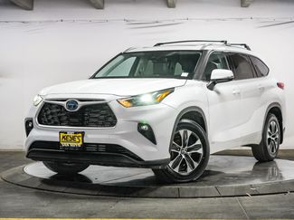 Used 2022 Toyota Highlander XLE AWD/4WD video 1