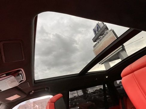 Used 2019 Land Rover Range Rover Long Wheelbase Autobiography image 26