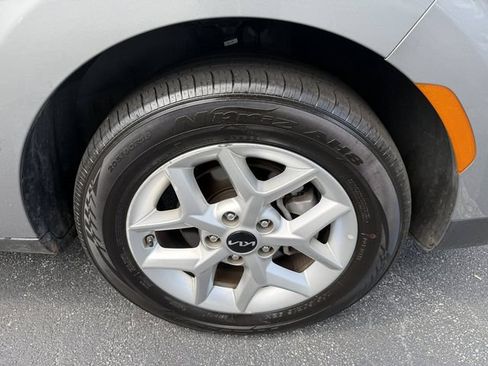 Used 2025 Kia Soul LX w/ LX Technology Package FWD image 45