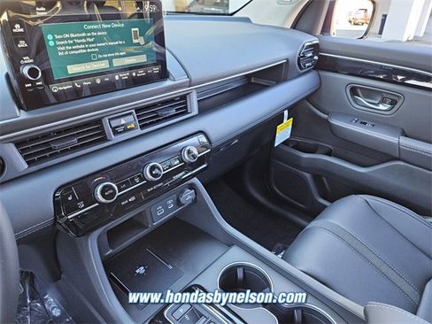 New 2025 Honda Pilot Touring image 10