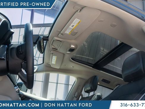 Used 2023 Chrysler Pacifica Limited FWD image 17