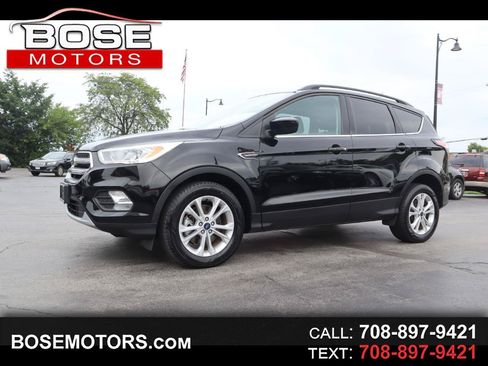 Used 2017 Ford Escape SE w/ Equipment Group 201A AWD/4WD image 1