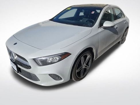 Used 2019 Mercedes-Benz A 220 4MATIC image 3