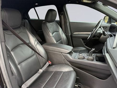 Used 2024 Cadillac XT4 Premium Luxury image 17