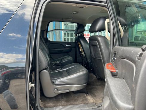 Used 2012 Chevrolet Suburban LT image 13