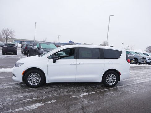 New 2026 Chrysler Voyager LX image 2