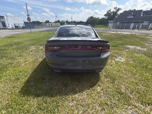 Used 2019 Dodge Charger SXT w/ Blacktop Package RWD image 5