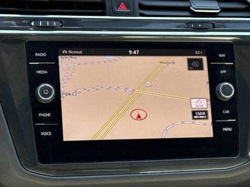 Used 2018 Volkswagen Tiguan SEL AWD/4WD image 20