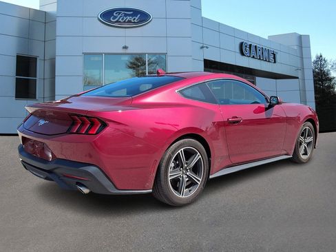 Used 2025 Ford Mustang Coupe RWD image 8