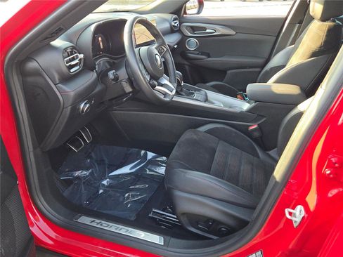 Certified 2024 Dodge Hornet GT Plus w/ Track Pack image 26