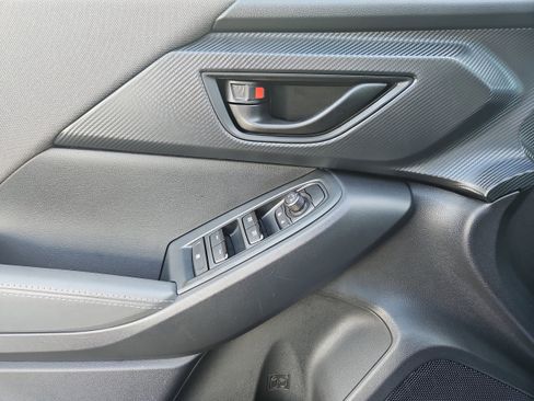 Used 2025 Subaru Crosstrek 2.0i Premium AWD/4WD image 8