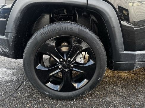 Used 2020 Jeep Compass Latitude image 11