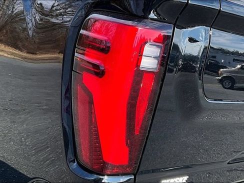 Certified 2024 GMC Sierra 3500 Denali Ultimate image 32