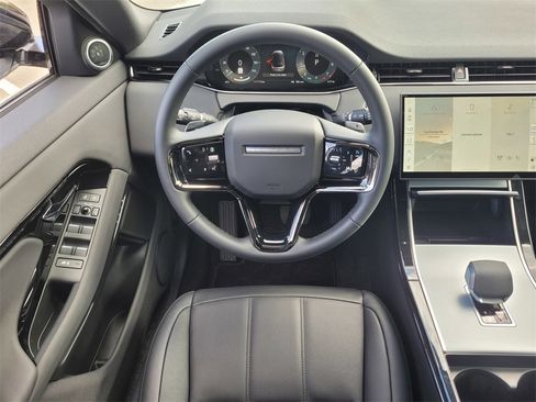 New 2025 Land Rover Range Rover Evoque S image 8