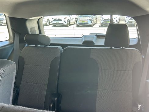 Used 2018 Chevrolet Traverse LS w/ LPO, Black Accent Package FWD image 19