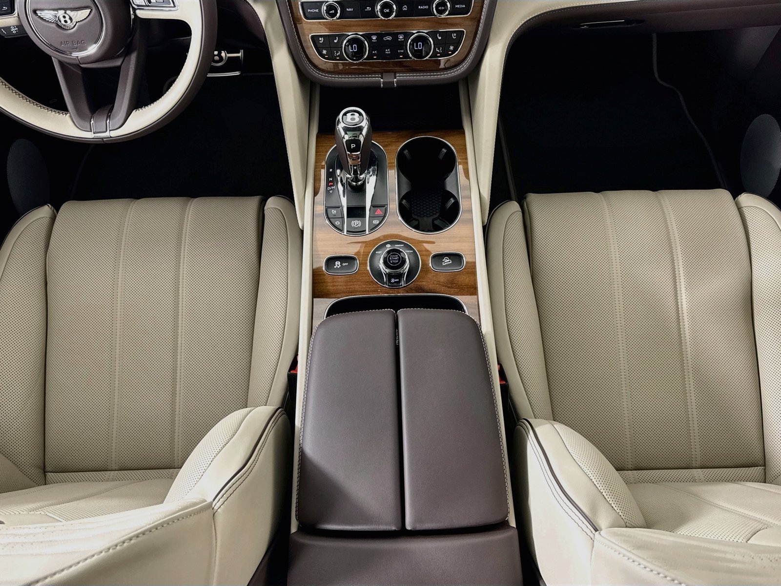 Used 2026 Bentley Bentayga Extended Wheelbase AWD/4WD image 22
