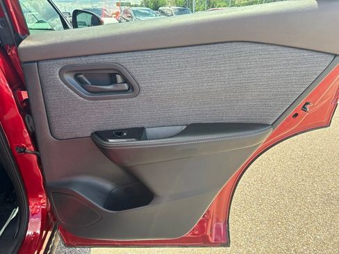 Used 2021 Nissan Rogue S FWD image 23