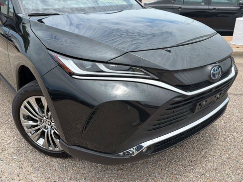 Used 2022 Toyota Venza Limited w/ Advanced Technology Package AWD/4WD image 7