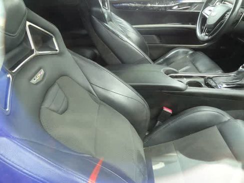Used 2017 Cadillac ATS V w/ Luxury Package RWD image 9