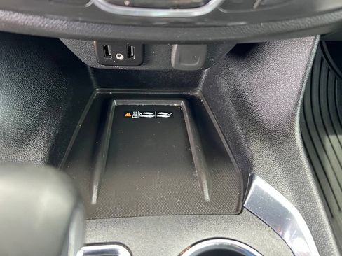 Used 2023 Chevrolet Traverse LT w/ Rear Camera Mirror Package AWD/4WD image 35